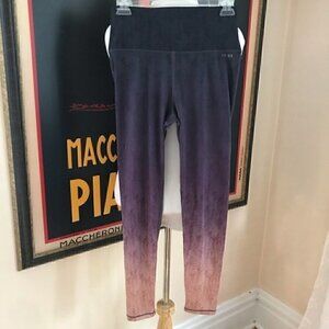 AR-33 AOP Gradual Purple Ombre Leggings Sz Med
